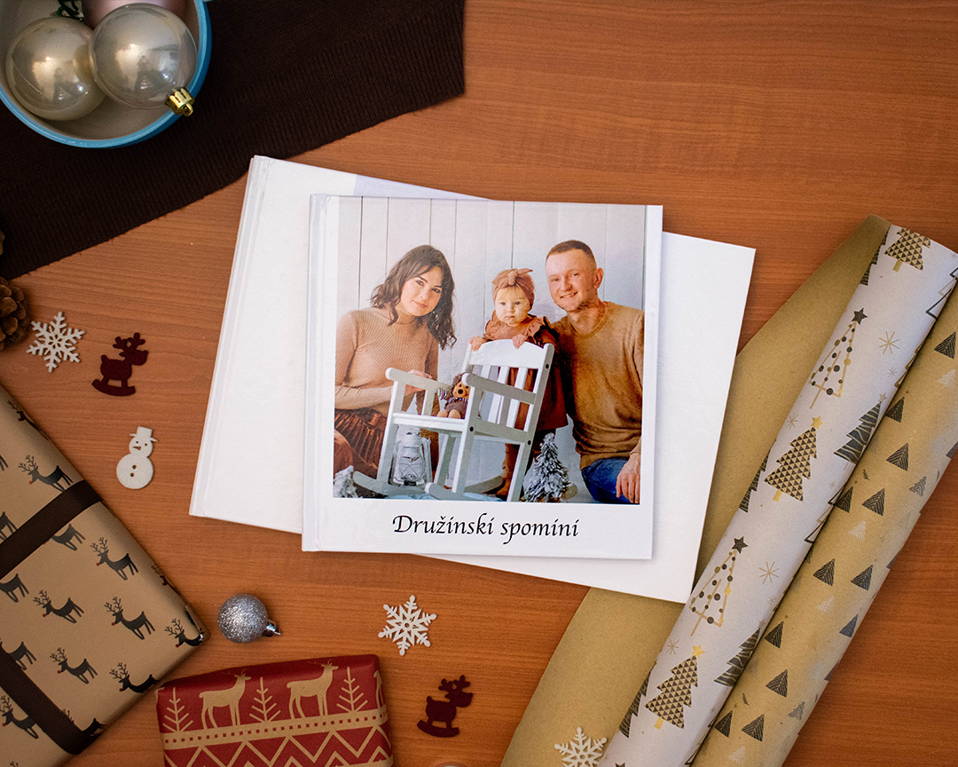 fotonaredi Božična knjiga darilo za pod bor